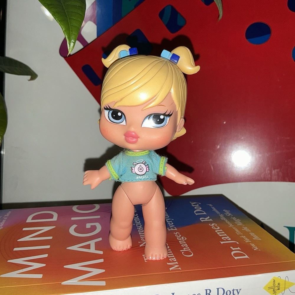 Bratz Babyz Cloe Doll 1st Edition 2004 MGA 5" Blonde Angel Pig Shirt Vintage Y2K